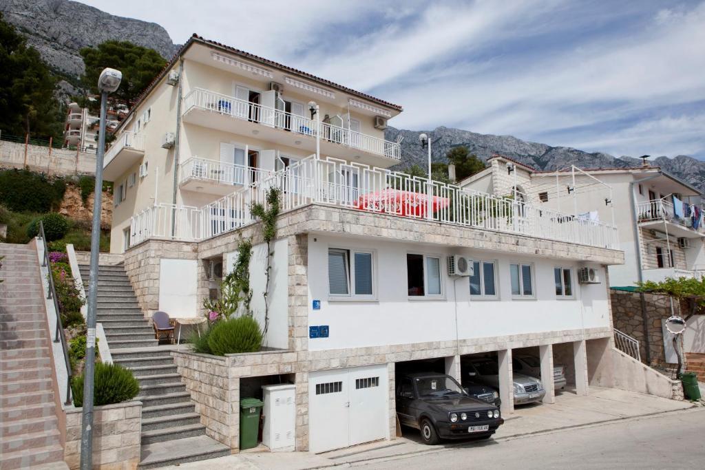 Irma Apartment *